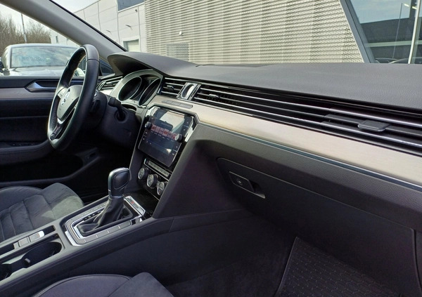 Volkswagen Passat cena 79900 przebieg: 102858, rok produkcji 2017 z Wolbórz małe 466